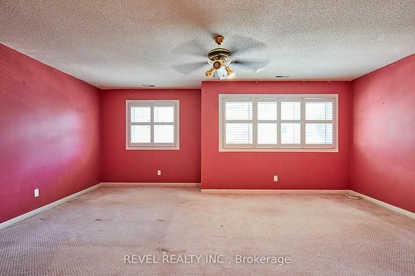 Sitting-area space in the oversized primary bedroom at 1400 The Esplanade N #411, Pickering, listed by The Gordon Brothers Team, Revel Realty Inc., Brokerage