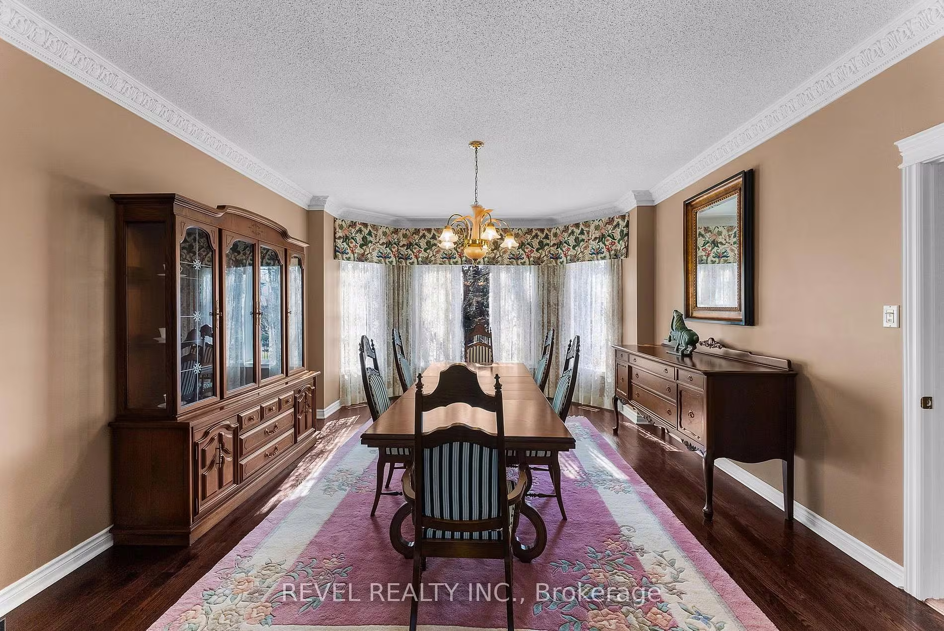 Formal dining room seating eight at 1486 Ashwood Gate, Pickering, listed by The Gordon Brothers Team, Revel Realty Inc., Brokerage